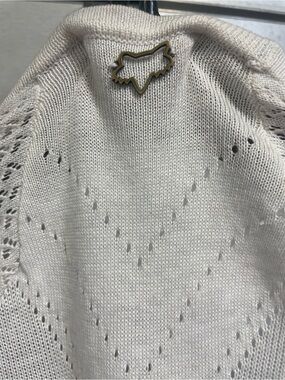 Fox Cream Knit Cardigan with Metal Fox Logo Pin Sal